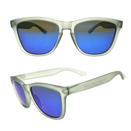 普及した生活様式のSunglass Tr90フレームが付いているライト級選手によって分極されるミラー レンズのサングラス サプライヤー